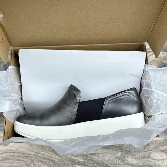 NIB CLARKS 9 Wide Width Layton Band Slip On Leather Platform Sneakers Gun Metal - Picture 10 of 12